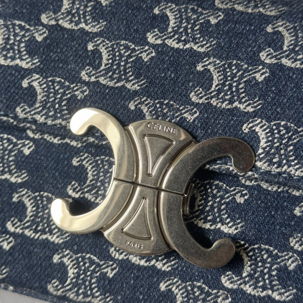 Ce**e chain shoulder bag triomphe