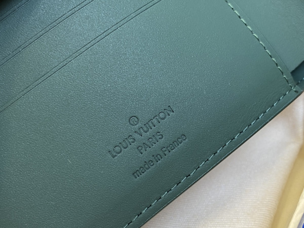 l**is V*t*n multiple wallet-11.5*9*1.5cm