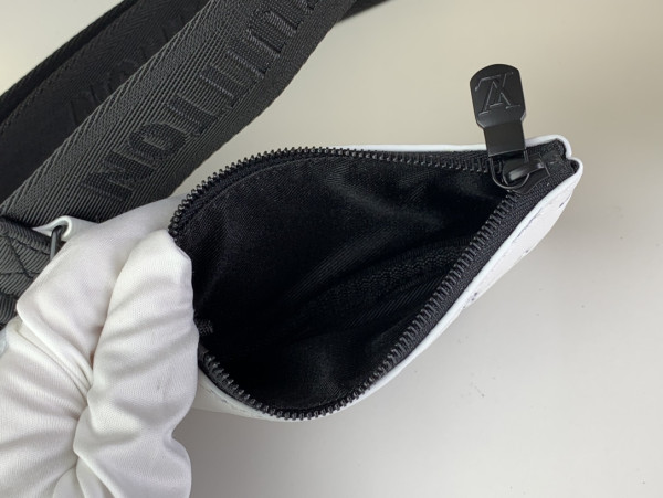 l**is V*t*n nano alpha-24*16*8 cm