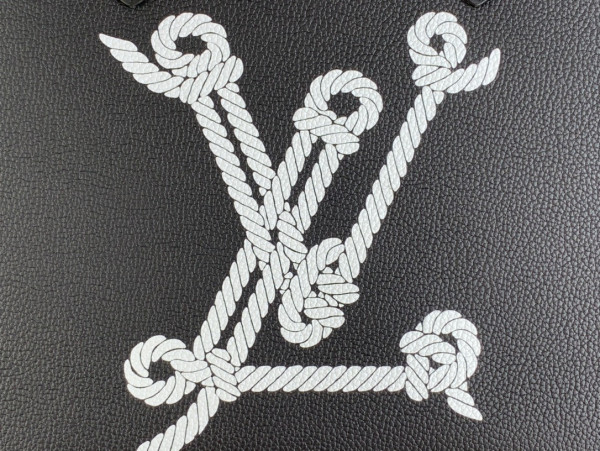 l**is V*t*n onthego mm-35*27*14cm