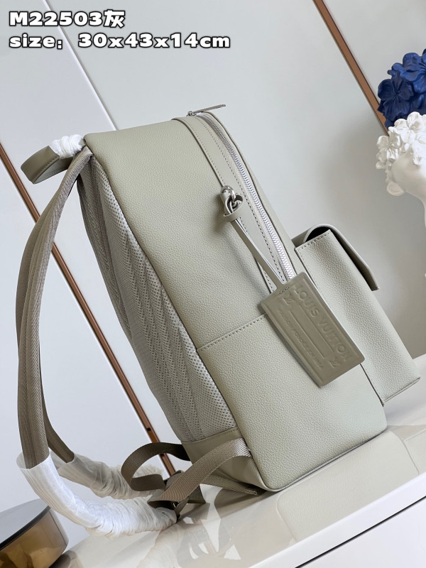 l**is V*t*n takeoff backpack