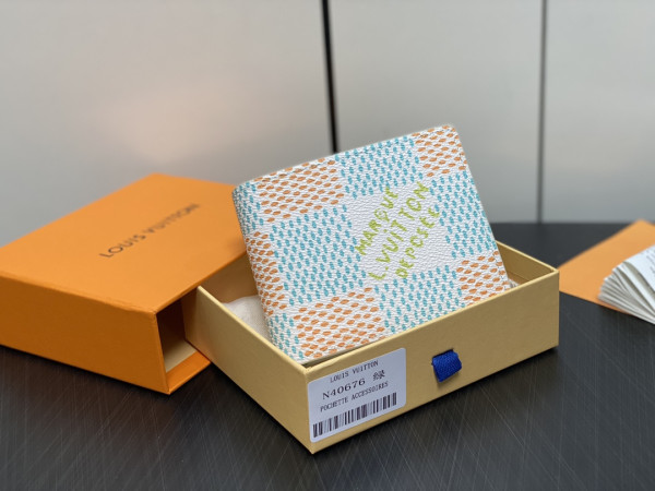 l**is V*t*n multiple wallet-11.5*9*1.5cm