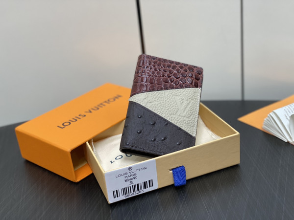 l**is V*t*n pocket organizer-7.5*11.1*1 cm