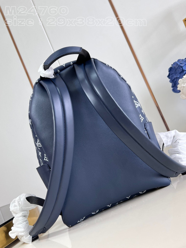 l**is V*t*n discovery backpack-29*38*20cm