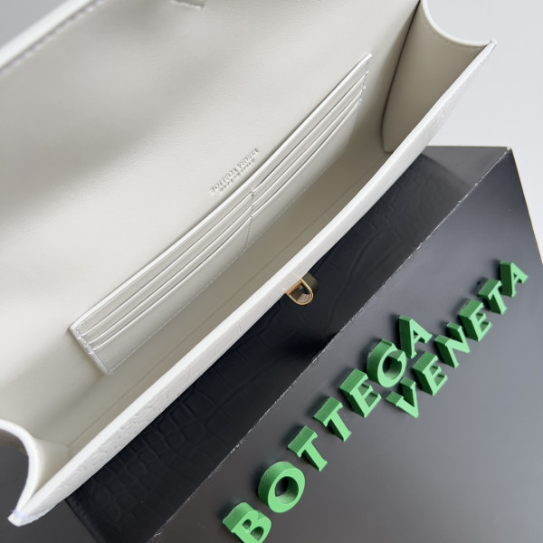 Bo*te*ga ve*ne*ta long clutch andiamo with handle-31*13*3cm