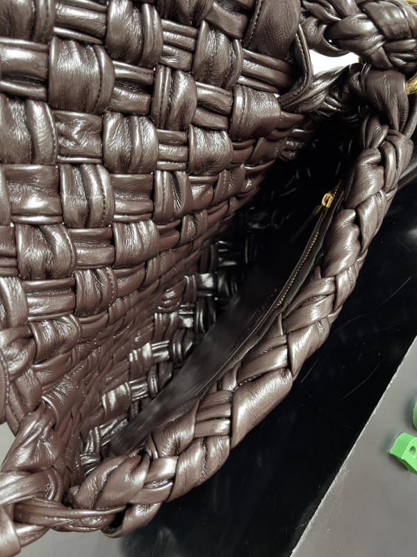 Bo*te*ga ve*ne*ta città shoulder bag-25*18*5.5cm