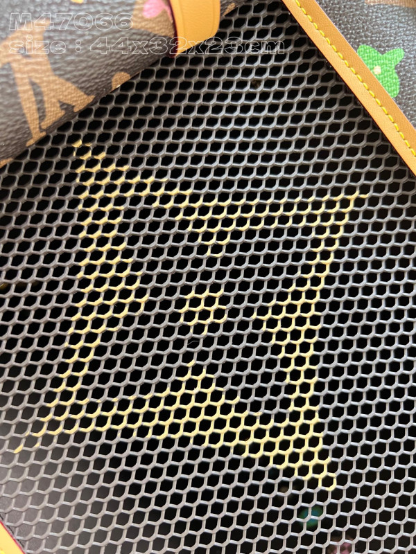 l**is V*t*n dog bag-44*32*23cm