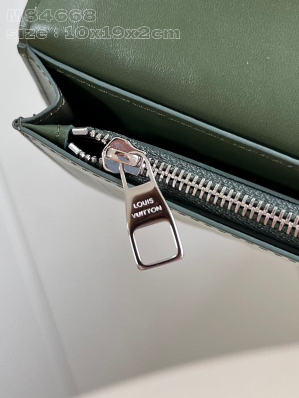 l**is V*t*n brazza wallet-10*19*2cm