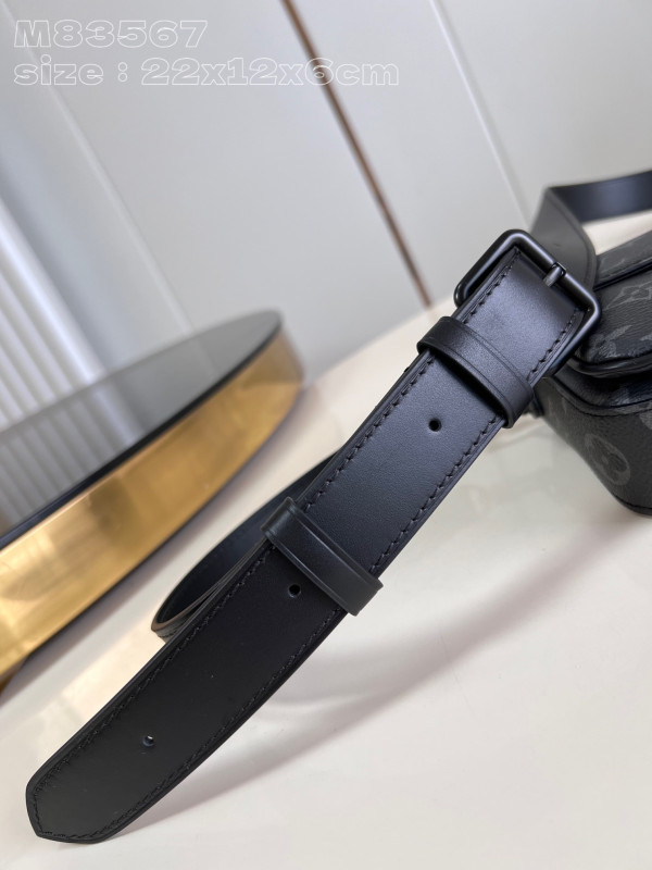 l**is V*t*n montsouris wearable wallet