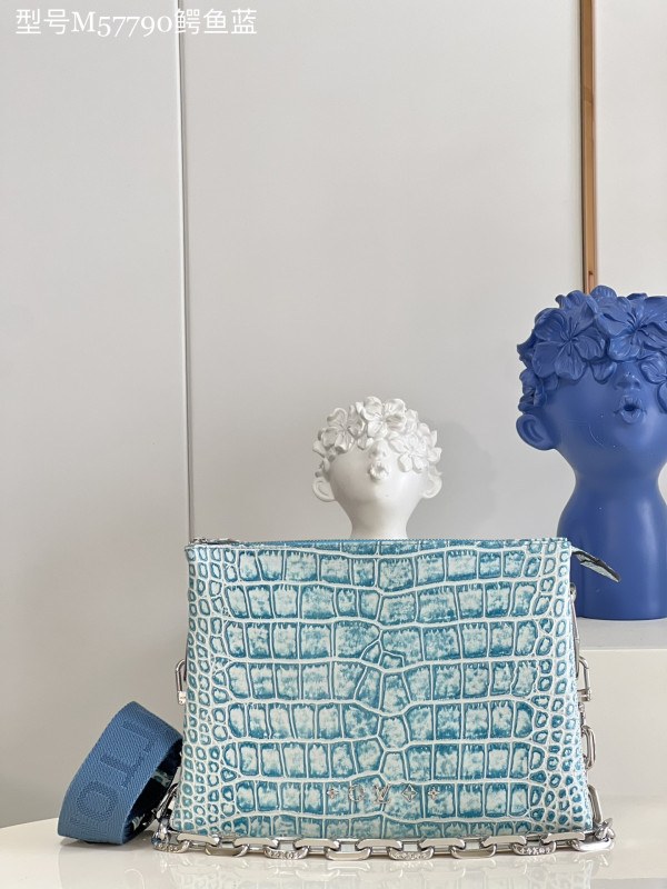 l**is V*t*n coussin pm-26*20*12cm