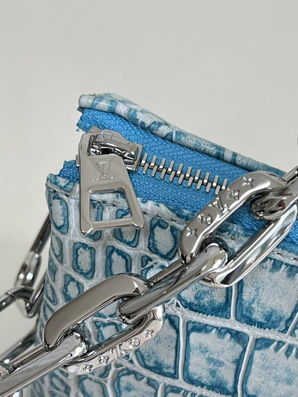 l**is V*t*n coussin pm-26*20*12cm