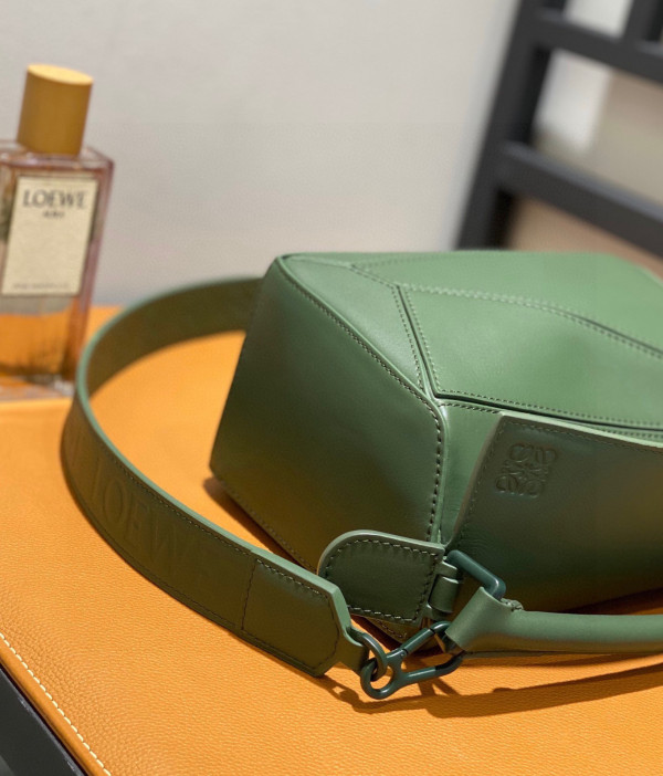 LOEWE Small Puzzle Bumbag-24*10*14cm