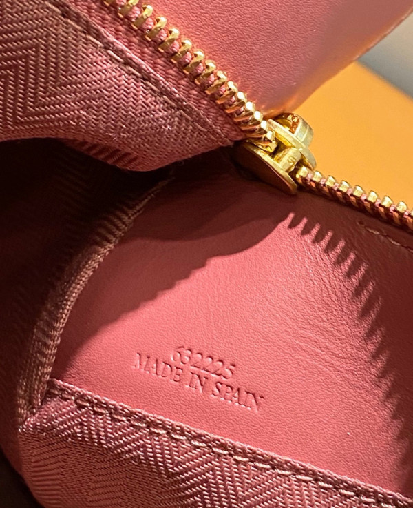 LOEWE Small Puzzle Bumbag-24*10*14cm