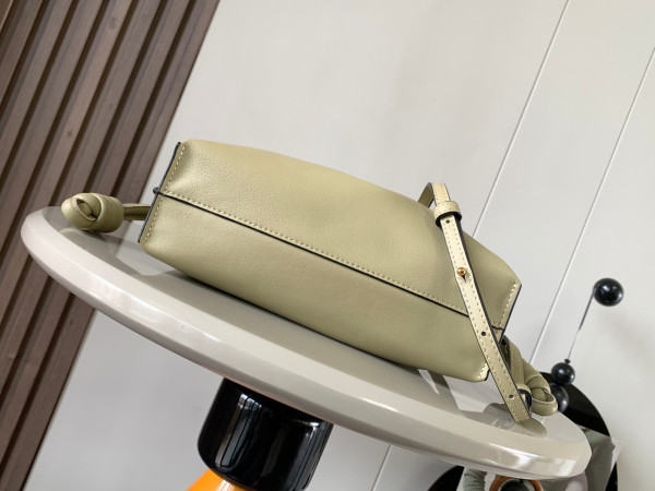 LOEWE Mini Flamenco clutch-23*18*9cm