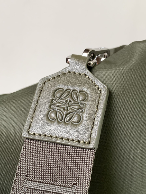 LOEWE Goya Puffer leather shoulder bag-23*17*9CM