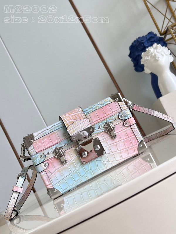 l**is V*t*n petite malle