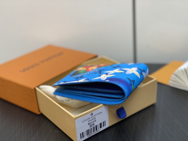 l**is V*t*n slender wallet-11*8.5*2cm