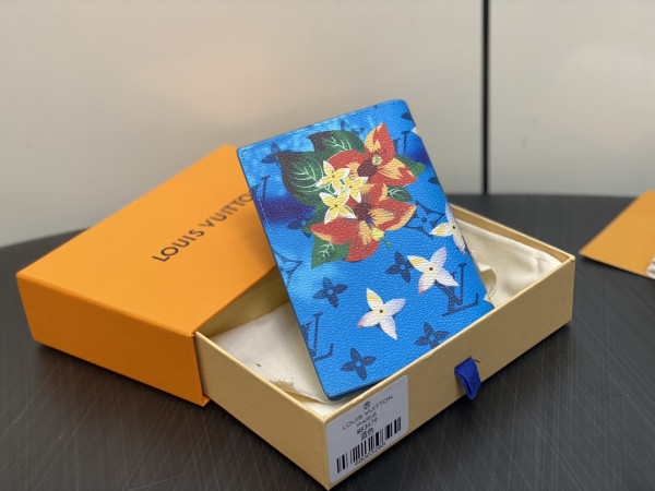 l**is V*t*n passport cover-10*14*2.5cm