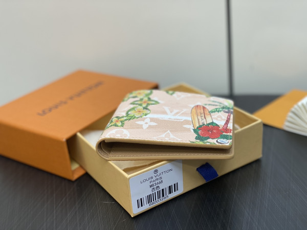 l**is V*t*n slender wallet-11*8.5*2cm