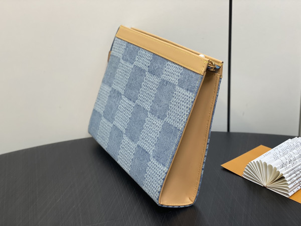 l**is V*t*n pochette voyage-27*21*6cm