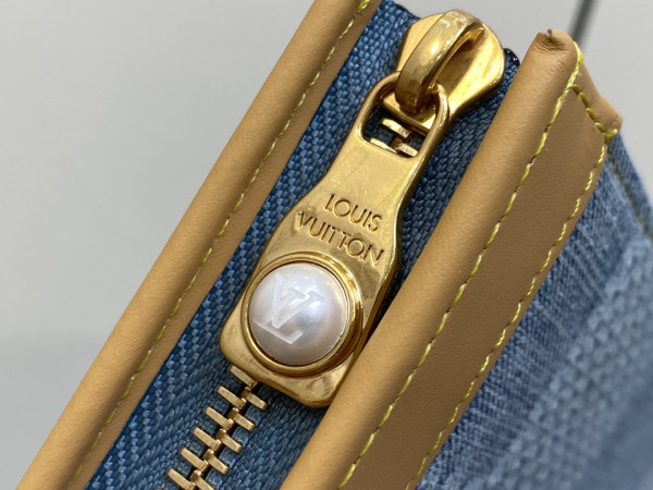 l**is V*t*n pochette voyage-27*21*6cm