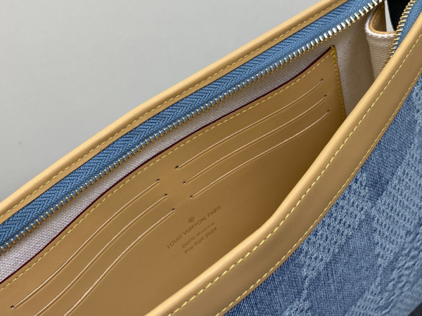 l**is V*t*n pochette voyage-27*21*6cm