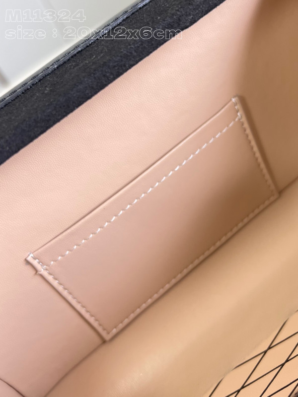 l**is V*t*n petite malle