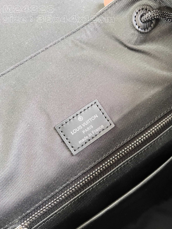 l**is V*t*n christopher-38844*12.5cm