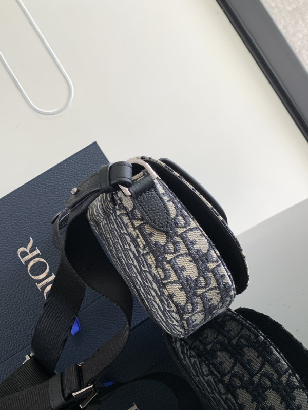 D*or saddle messenger bag