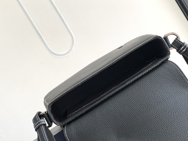 D*or saddle messenger bag