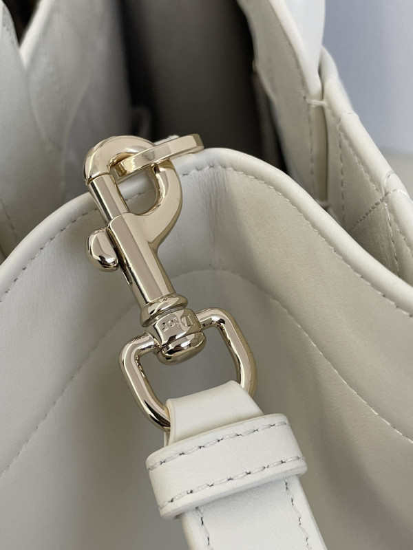 medium D*or book tote-36.5*28*17.5cm