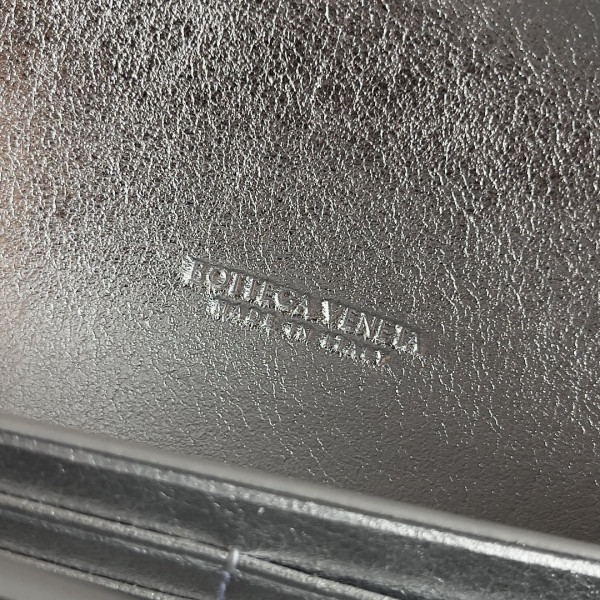 Bo*te*ga ve*ne*ta long clutch andiamo with handle-31*13*3cm