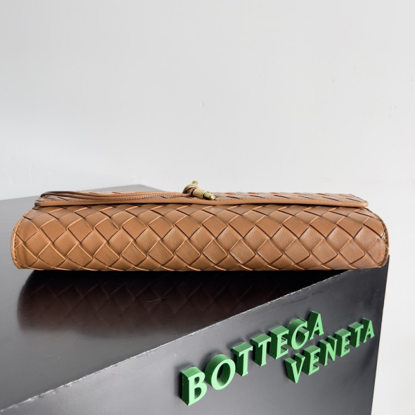 Bo*te*ga ve*ne*ta long clutch andiamo with handle-31*13*3cm