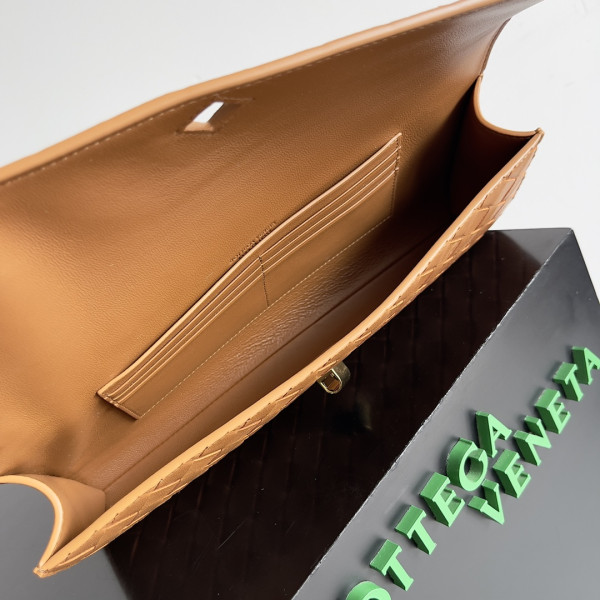 Bo*te*ga ve*ne*ta long clutch andiamo with handle-31*13*3cm