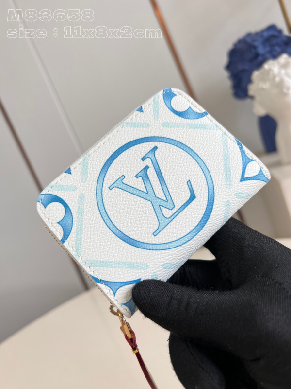 l**is V*t*n slender wallet-11*8.5*2cm