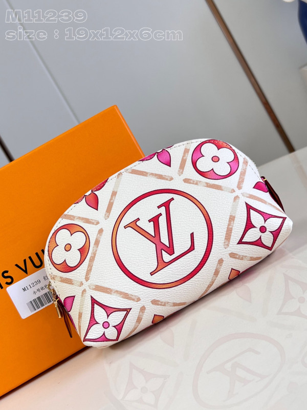 l**is V*t*n pochette cosmétique pm