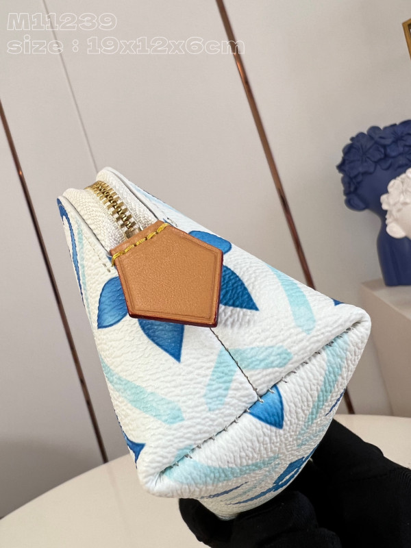 l**is V*t*n pochette cosmétique pm