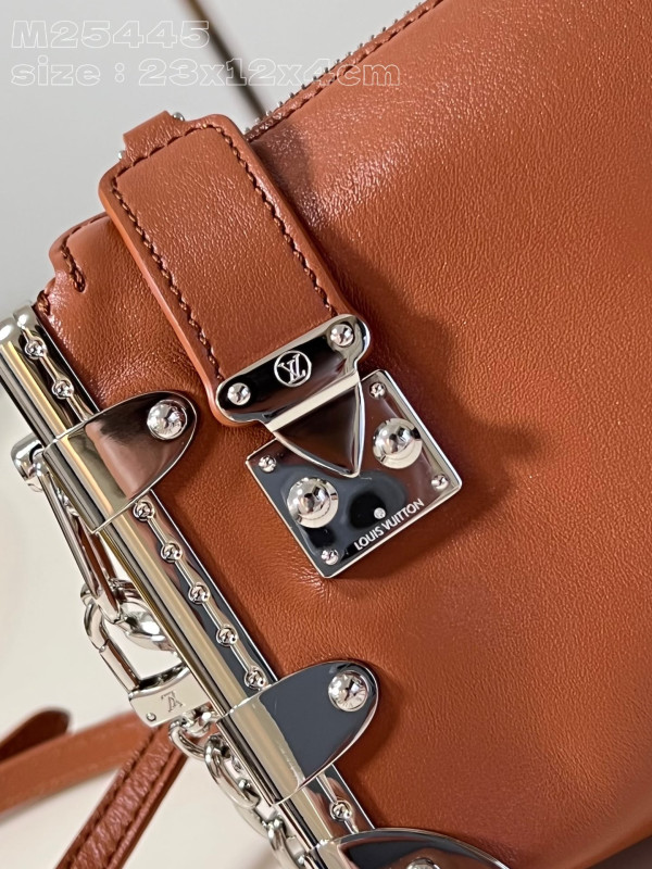 l**is V*t*n slim trunk-23*12*4cm