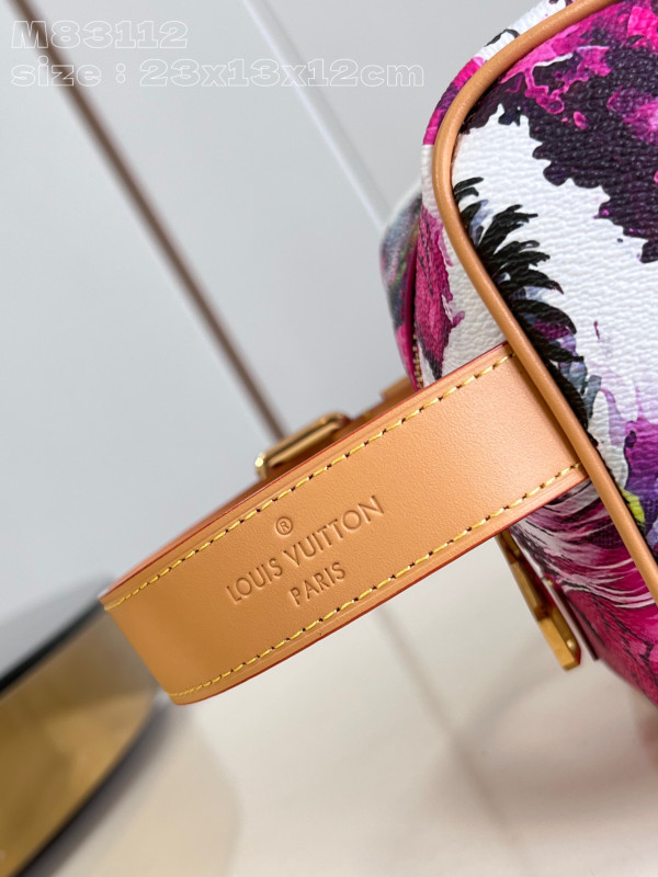 l**is V*t*n locker dopp kit bag-23*13*12cm