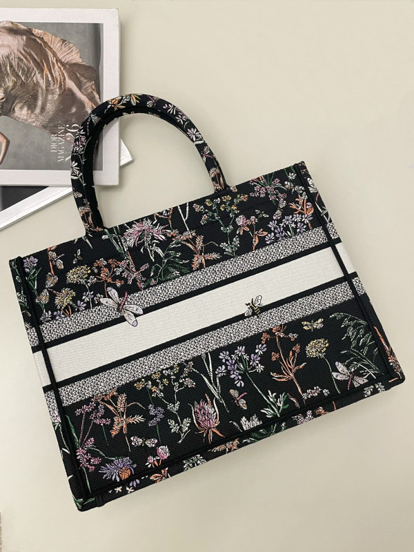 medium D*or book tote-36*18*28cm