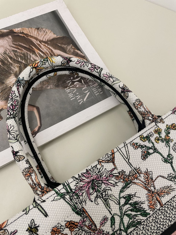 medium D*or book tote-36*18*28cm