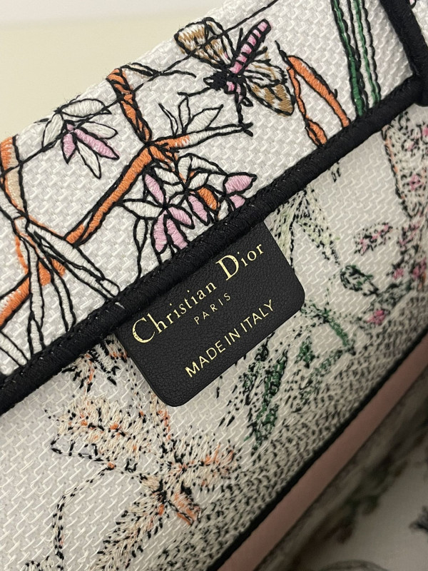 medium D*or book tote-36*18*28cm