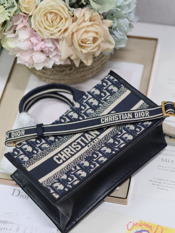 D*or east-west book tote-27*14*11cm