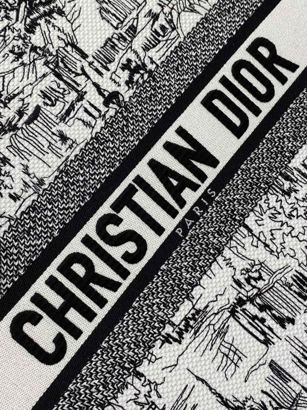 large D*or book tote-42*35*18.5cm