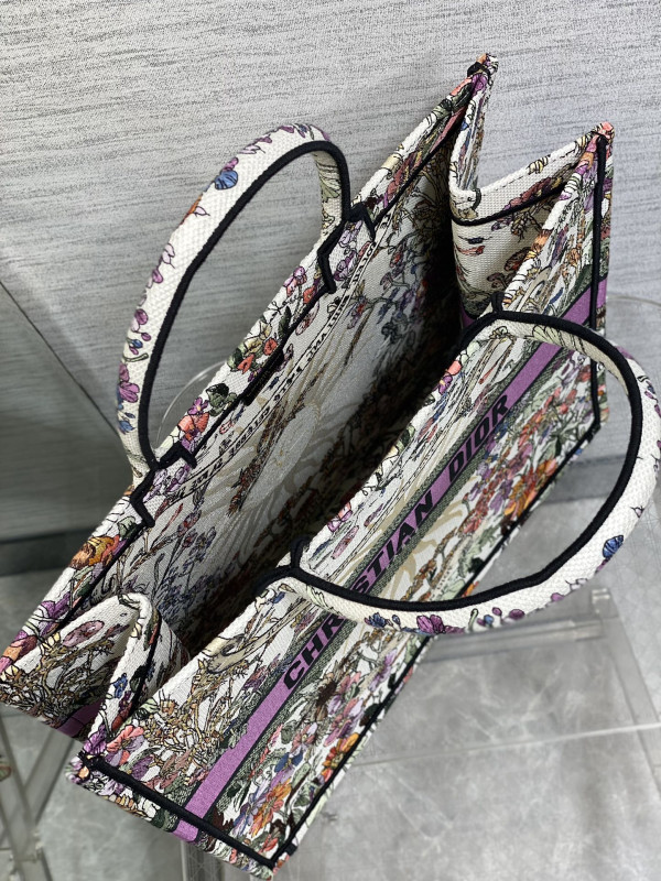 large D*or book tote-42*35*18.5cm