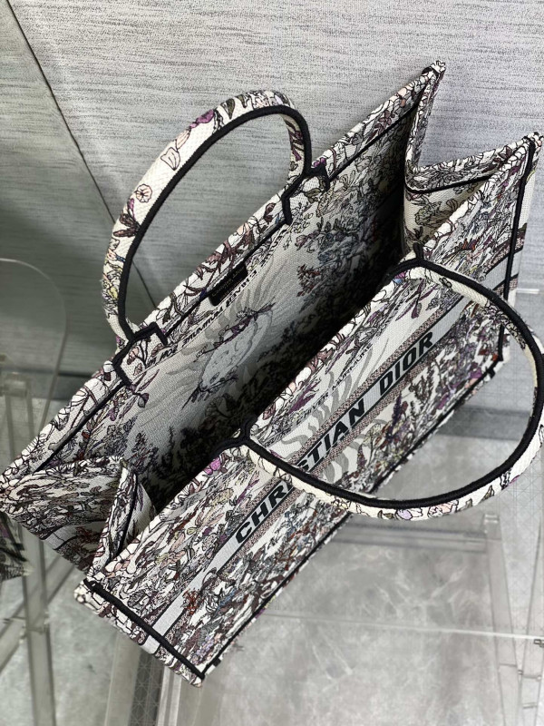 large D*or book tote-42*35*18.5cm