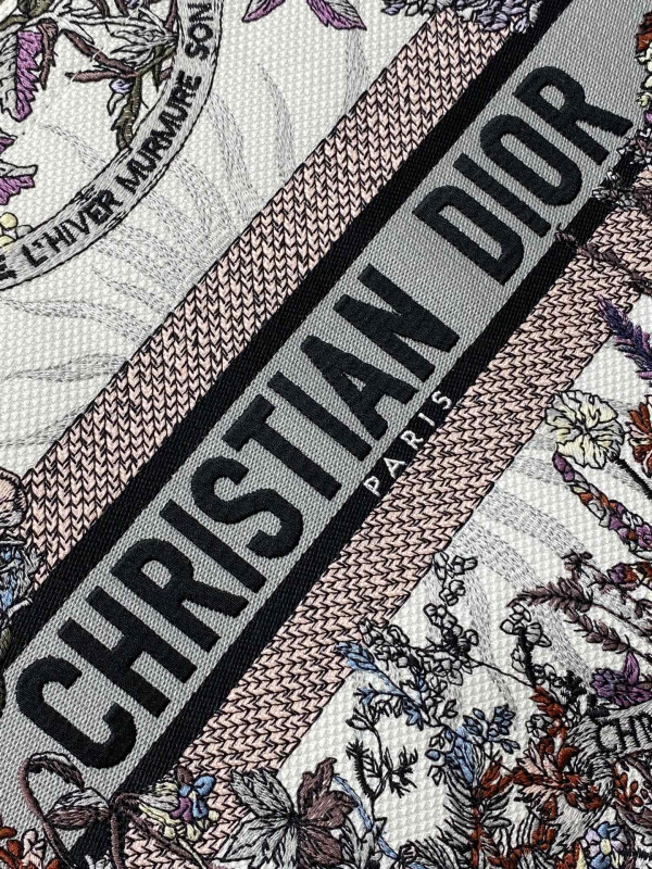 medium D*or book tote-36*18*28cm