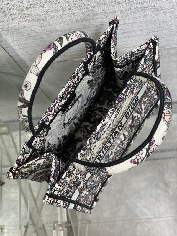 small D*or book tote-26cm