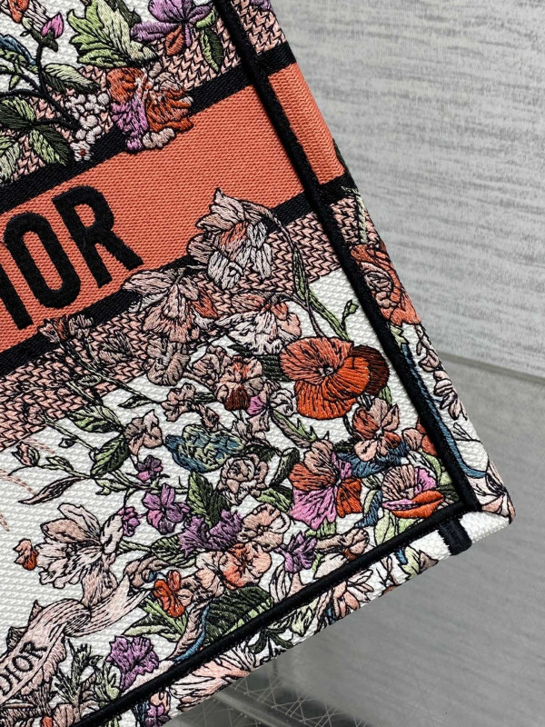 medium D*or book tote-36*18*28cm