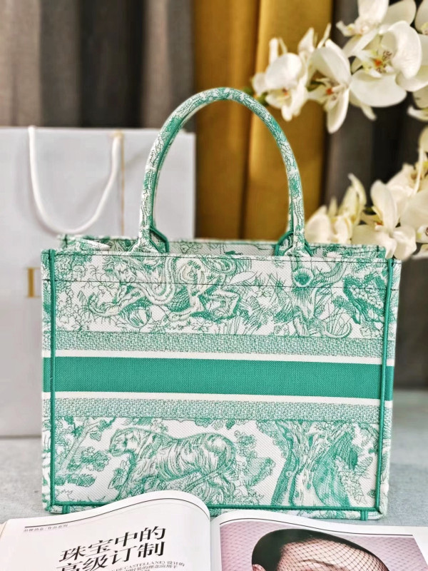 medium D*or book tote-36*18*28cm